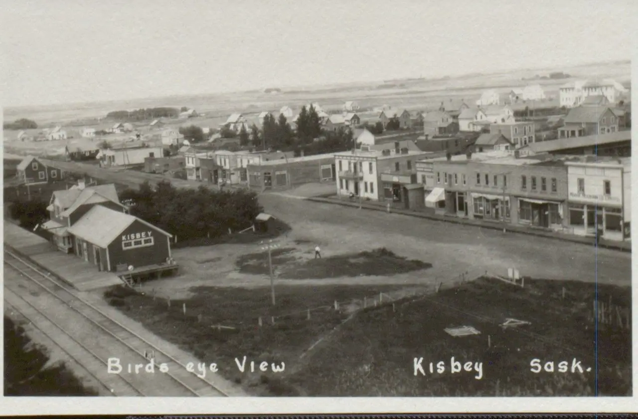 Bird's eye view of Kisbey with the railway station and main street, about 1920